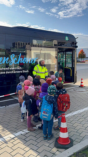 Bustraining für Kinder infra Busbetriebshof