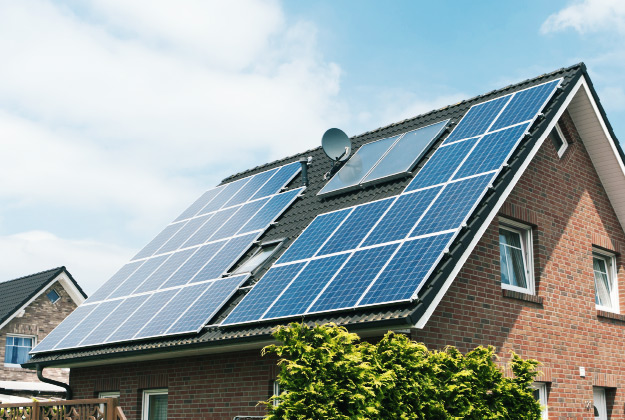 Eine Photovoltaik-Anlage auf dem Dach ist eine sinnvolle Investition